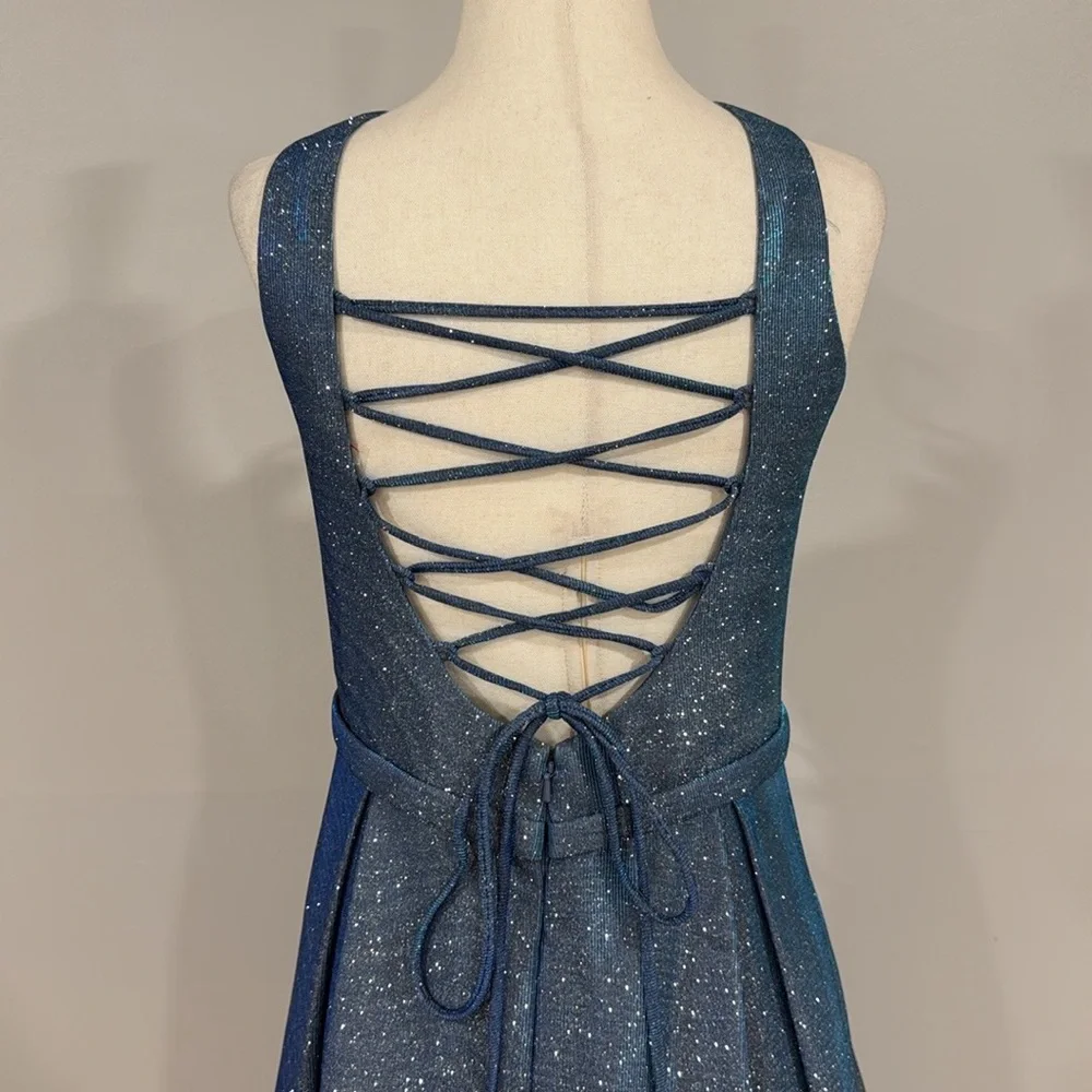 David’s Bridal Illusion Plunge Iridescent Metallic Ball Gown - Picture 9 of 13